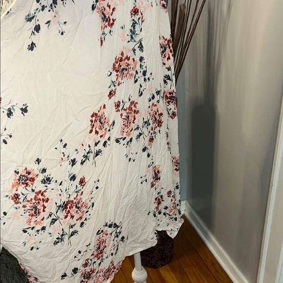 Maurices Floral Cream Poncho - Picture 7 of 8